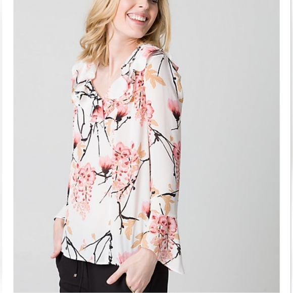 Floral printed crêpe V-neck blouse - Picture 6 of 6